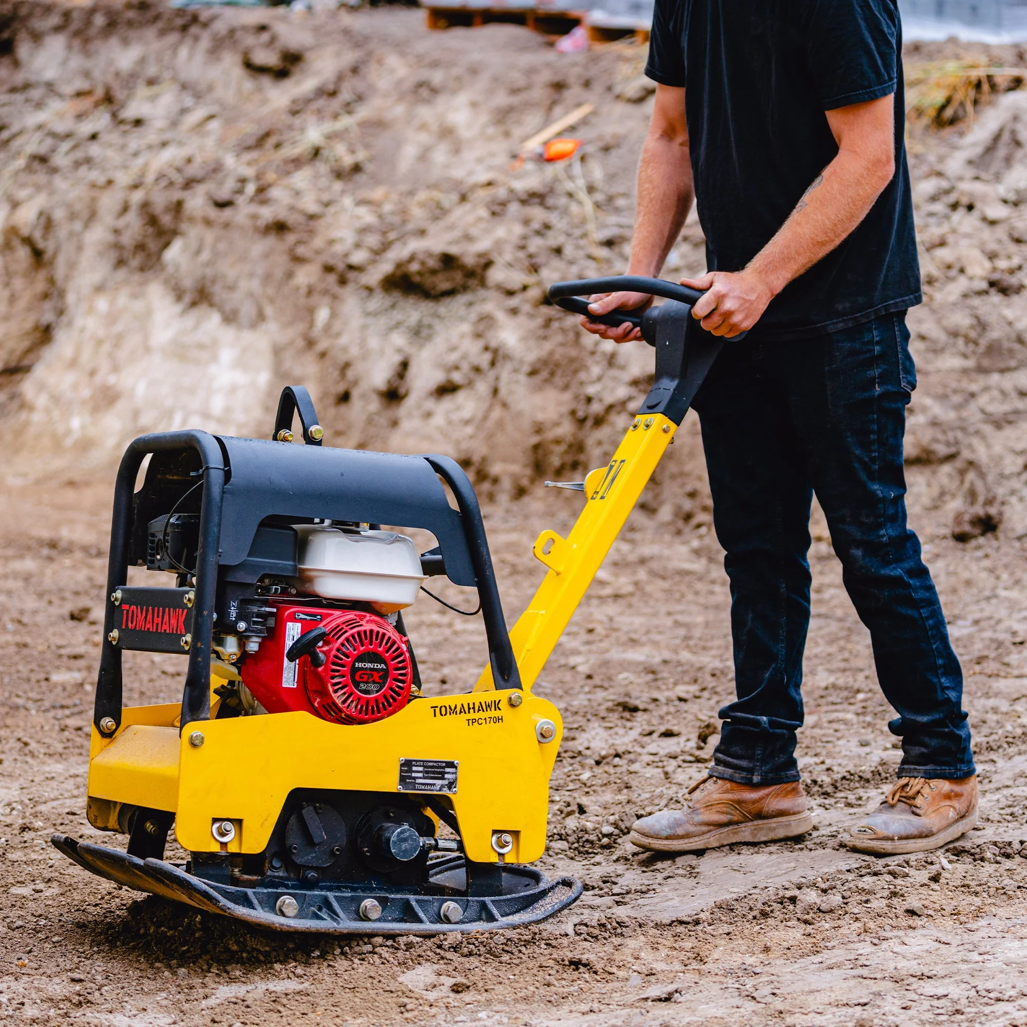 6.5 HP Honda Reverse Hydraulic Plate Compactor for Asphalt, Aggregate, Cohesive Soil Compaction - Image 2