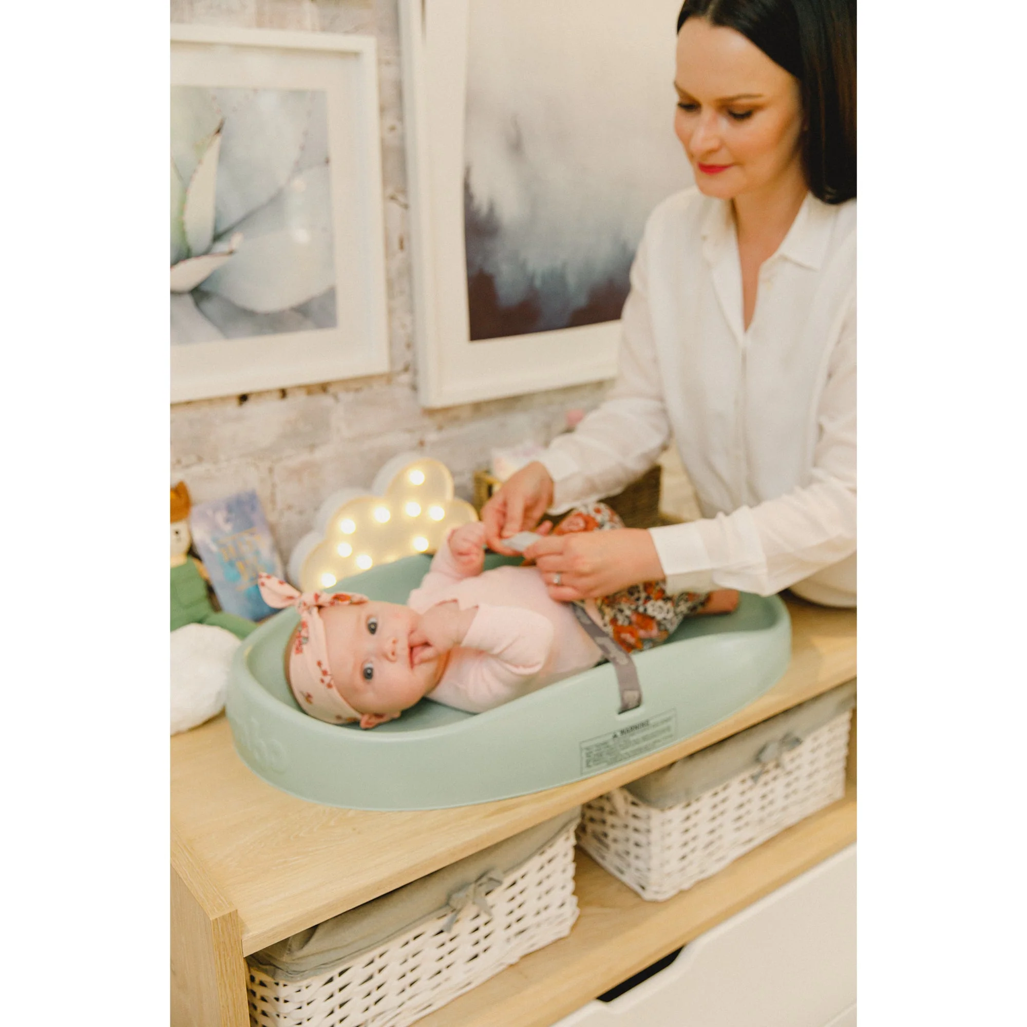 Bumbo Diaper Changing Pad, Ergonomic Baby Changing Mat with Safety Belt, Hemlock - Image 4