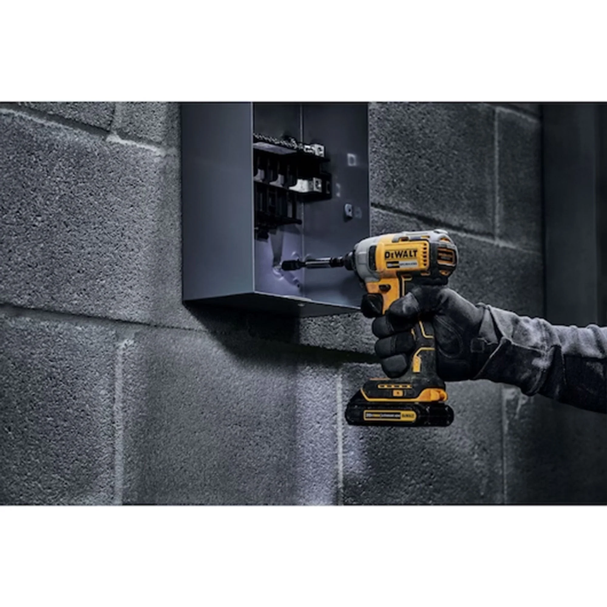 DeWalt 20V MAX Brushless Cordless Impact Driver Kit with Charger and Kit Bag - Image 6