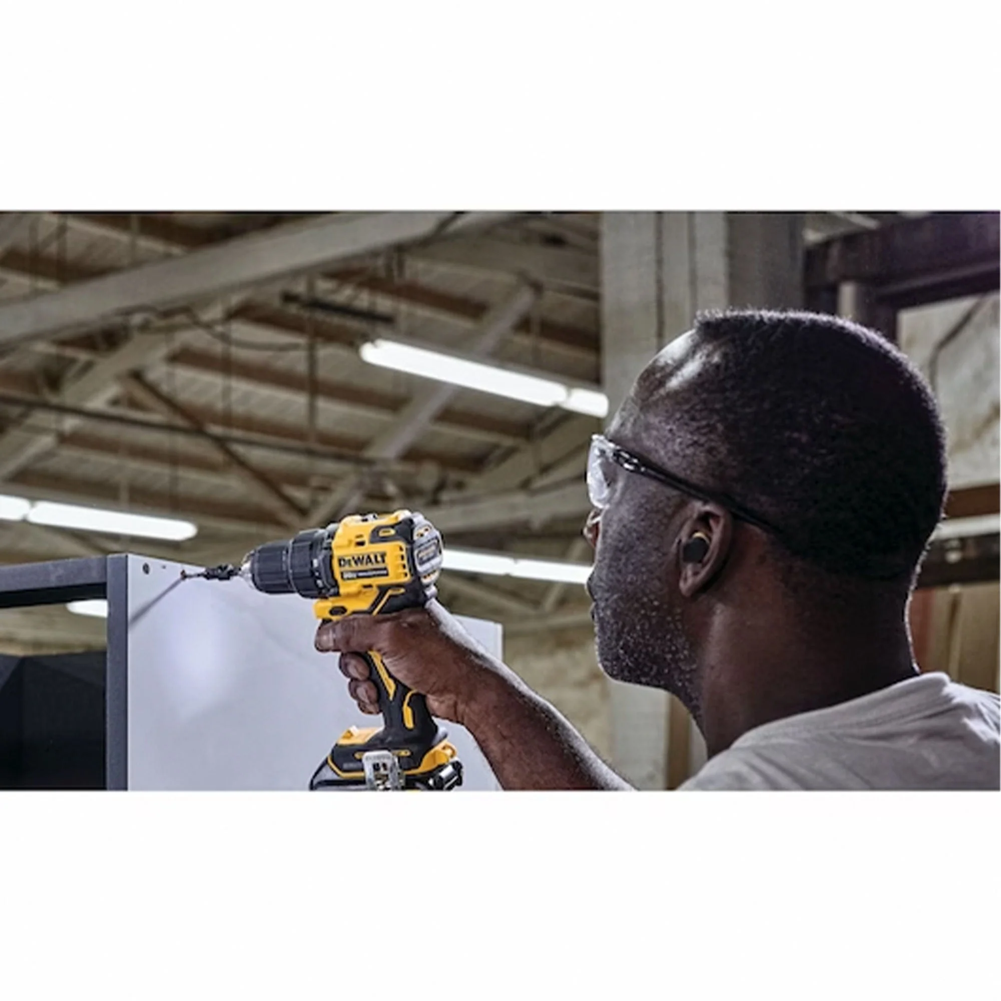 DeWalt ATOMIC 20 Volt 0.5 Inch Brushless Motor Drill Driver Kit Hand Tool Set - Image 8