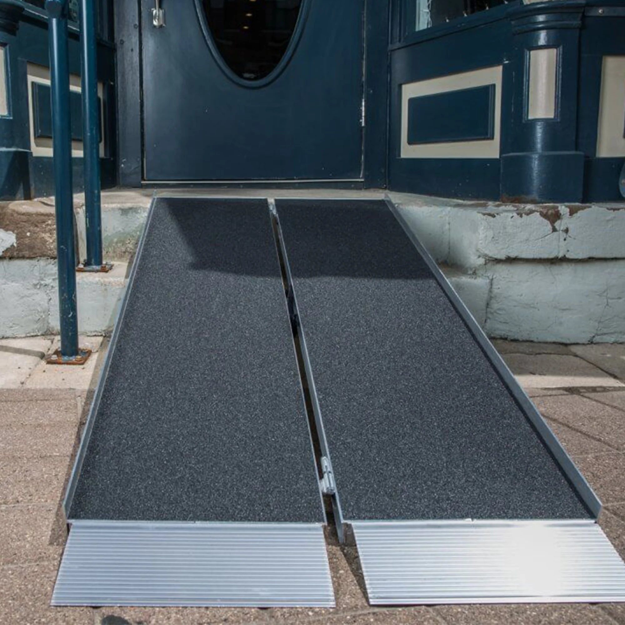 EZ-ACCESS 5 Foot SUITCASE Singlefold Portable Ramp w/Surface That Resists Slips - Image 9