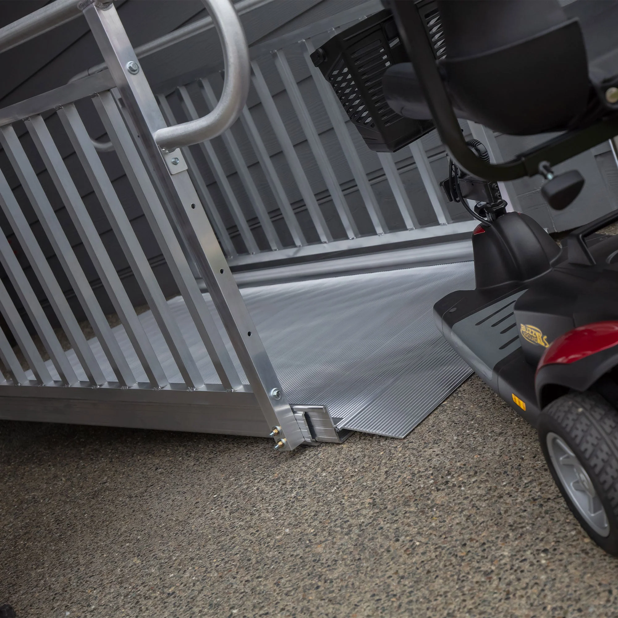EZ-ACCESS GATEWAY 3G 10 Foot Aluminum Wheelchair Ramp with Vertical Picket Rail - Image 8