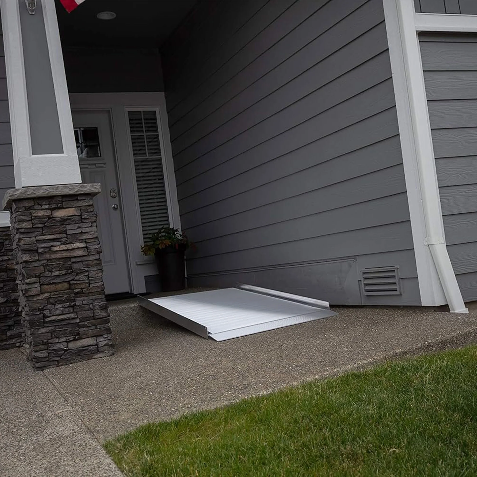 EZ-ACCESS GATEWAY 3G 4 Foot Solid Surface Aluminum Portable Wheelchair Ramp - Image 7