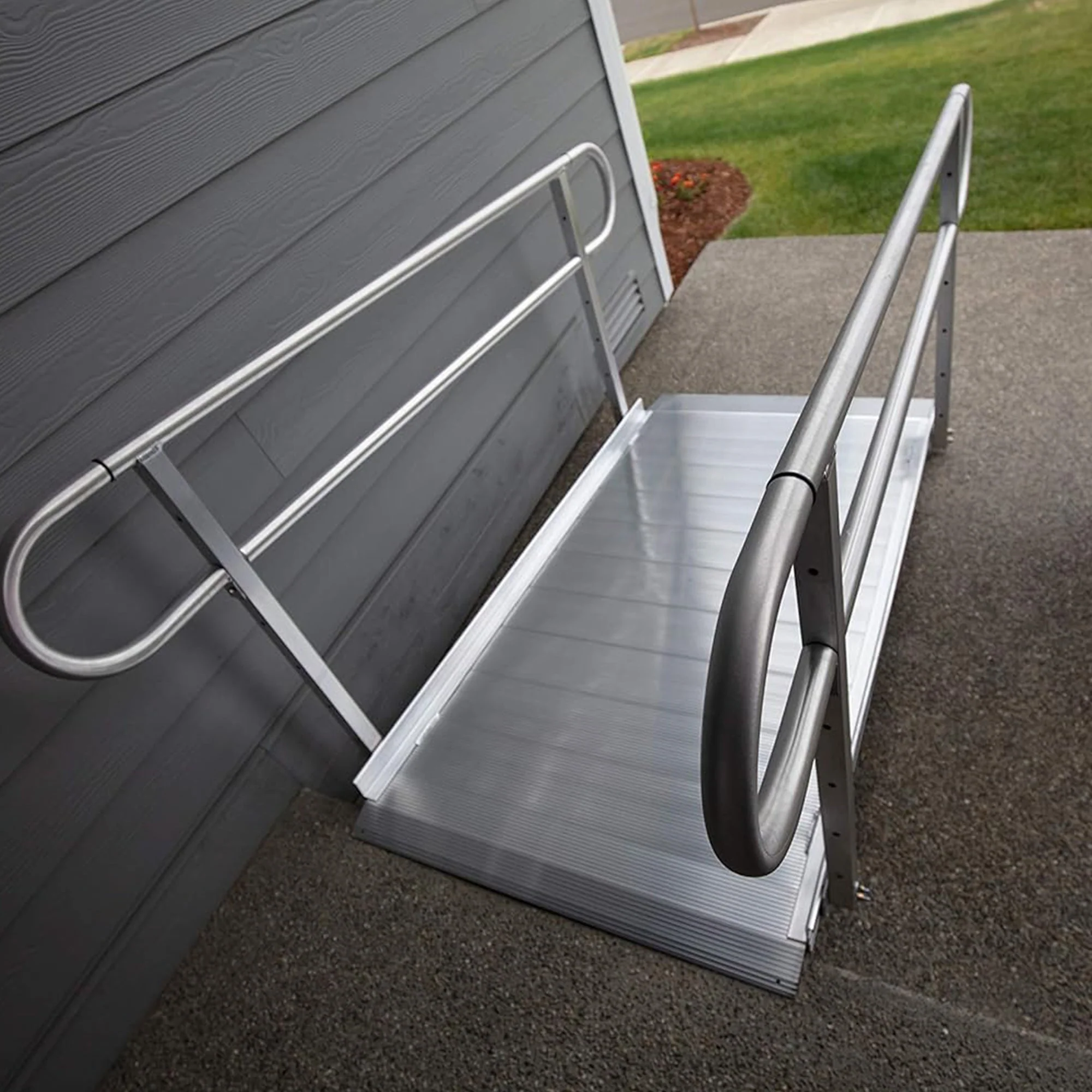 EZ-ACCESS GATEWAY 3G 8 Foot Aluminum Portable Wheelchair Ramp w/2 Line Handrails - Image 7