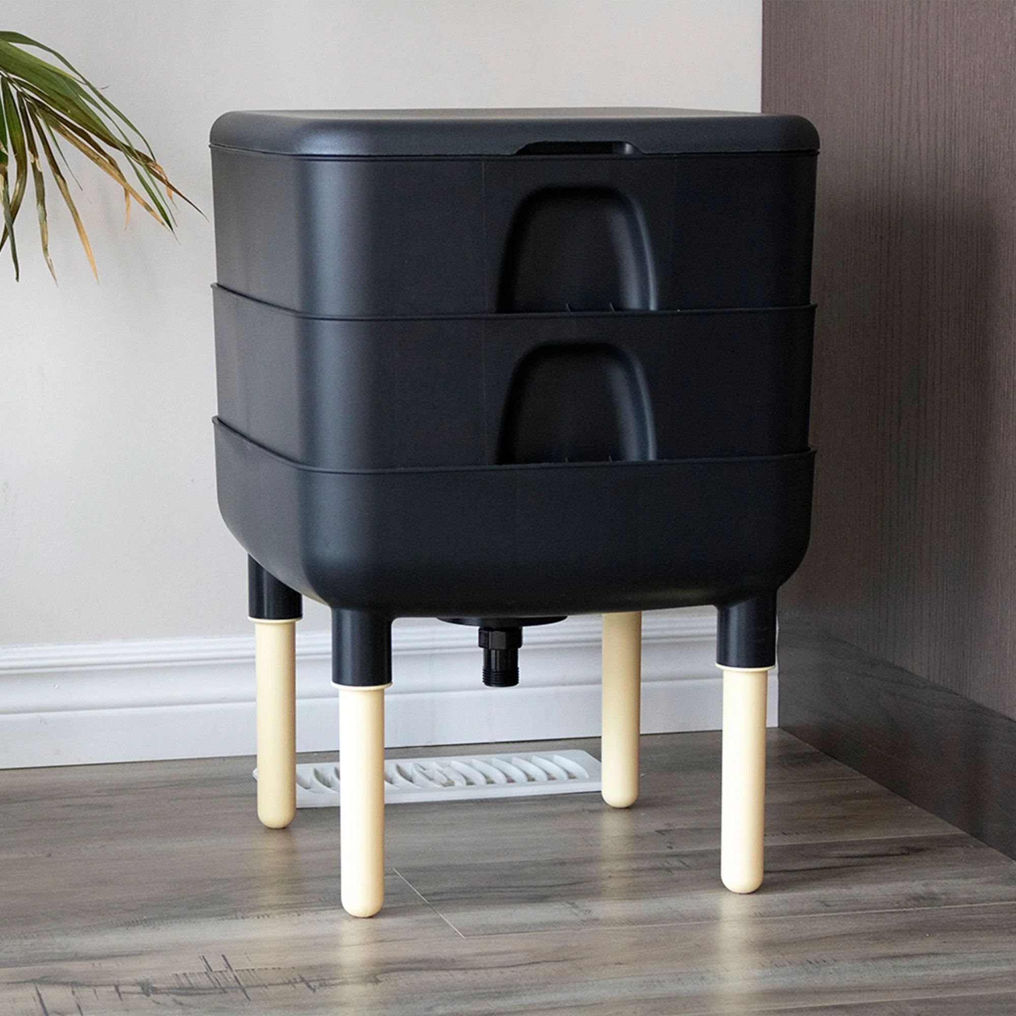 FCMP Outdoor Essential Living 6 Gallon Worm Composter Bin w/ Garden Trays, Black - Image 5