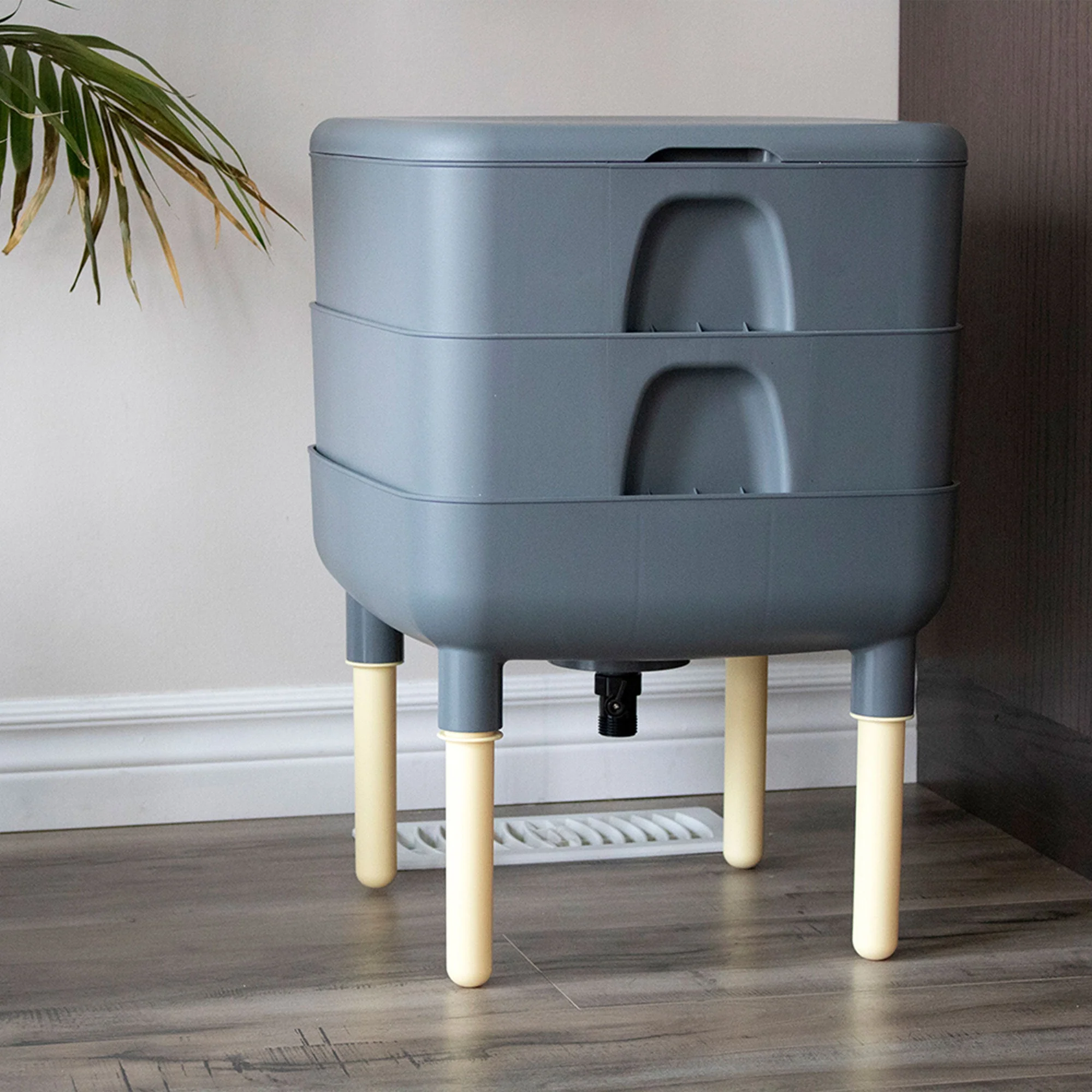 FCMP Outdoor Essential Living 6 Gallon Worm Composter Bin w/ Garden Trays, Gray - Image 9