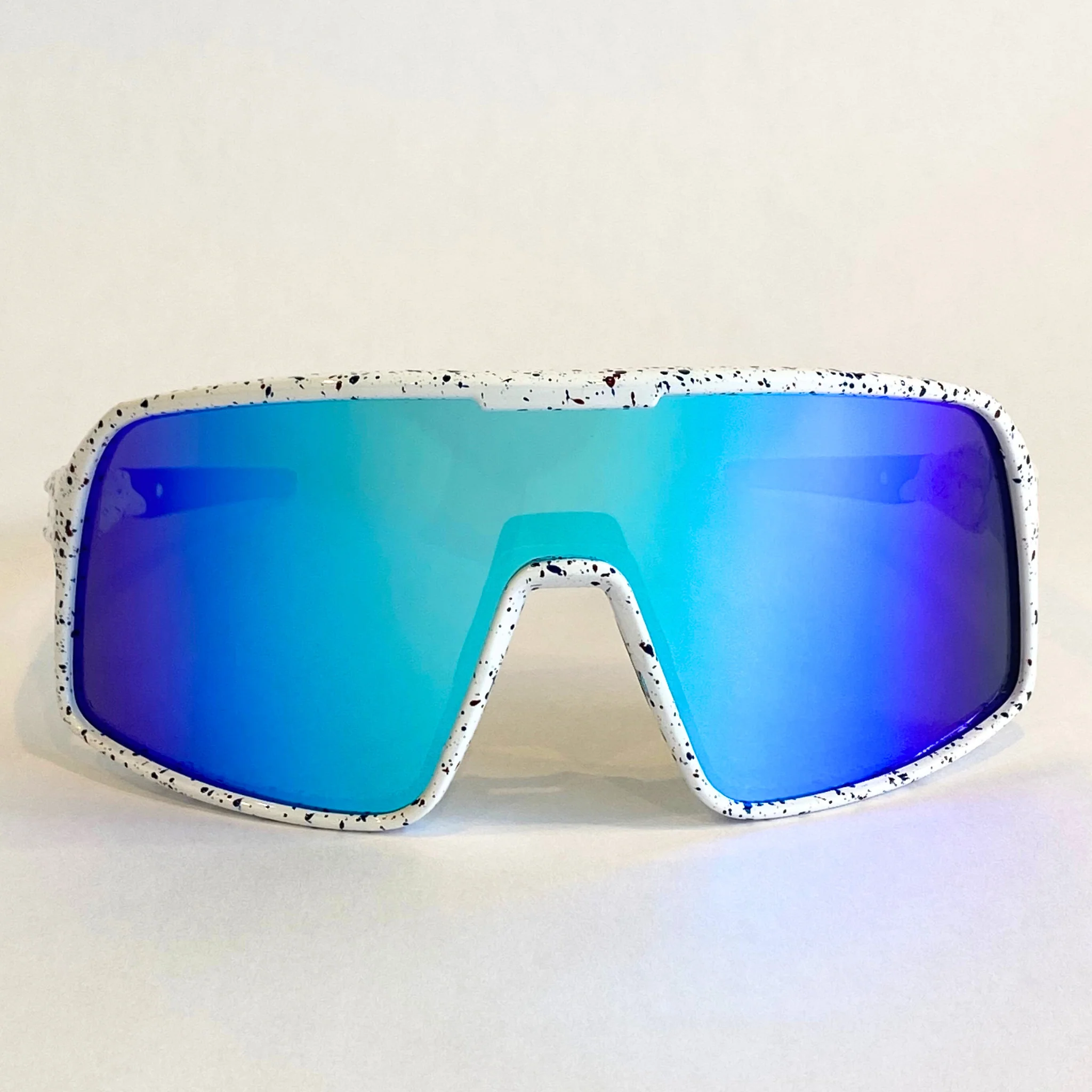 Flying Dog - Snowstorm with Blue-Mirror Revo Lens - Image 3