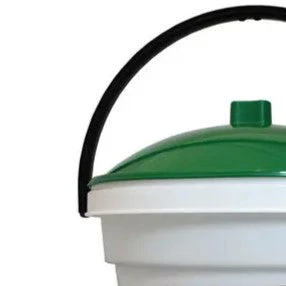 Harris Farms Poultry Drinker with Top Lid and Carrying Handle for Any Size Flock - Image 6