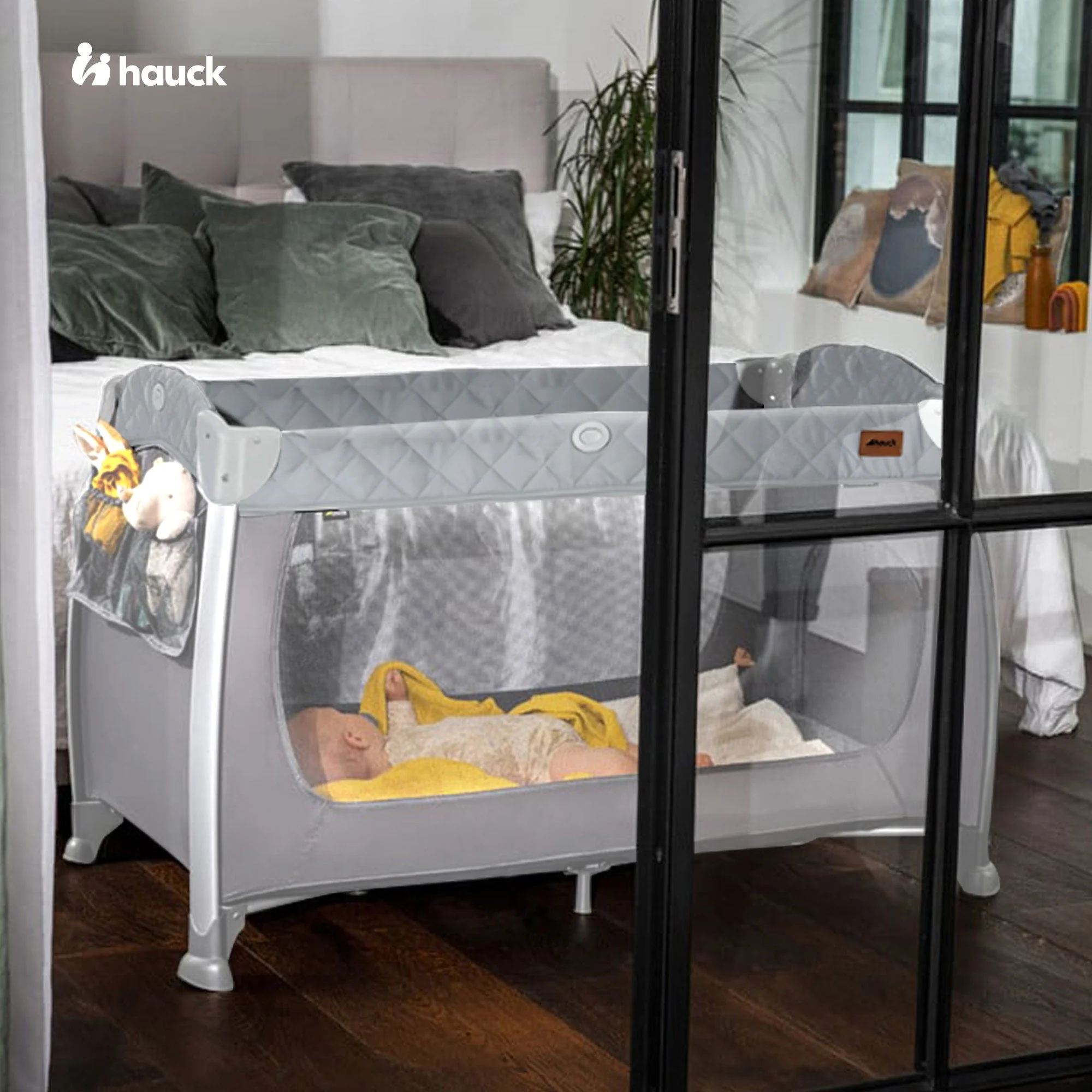 hauck Play N Relax Center Portable Baby Playard Crib w/ Travel Bag, Quilted Grey - Image 8