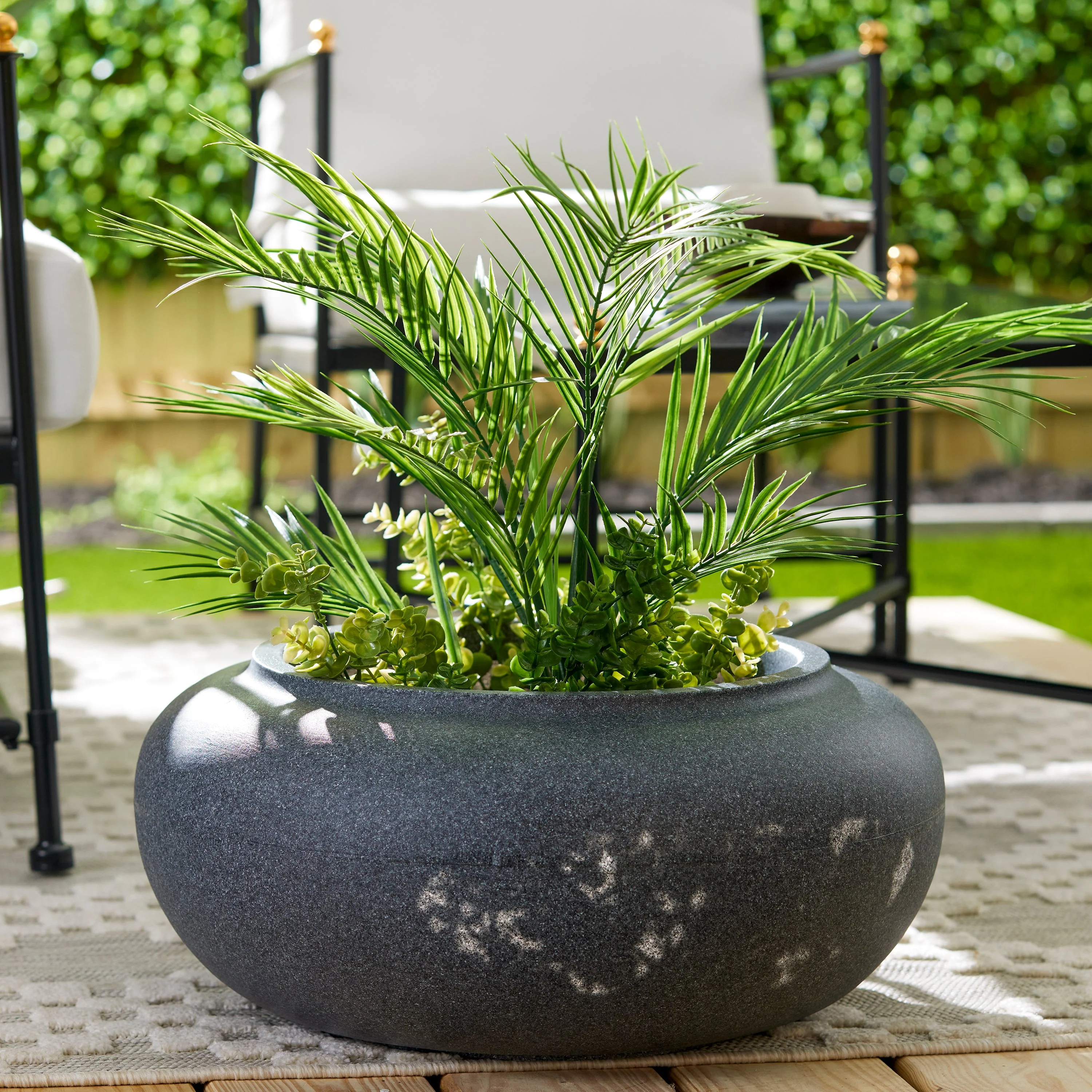 HC Companies 21" Decorative Plastic Outdoor Garden Hose Storage Pot, Granite - Image 12