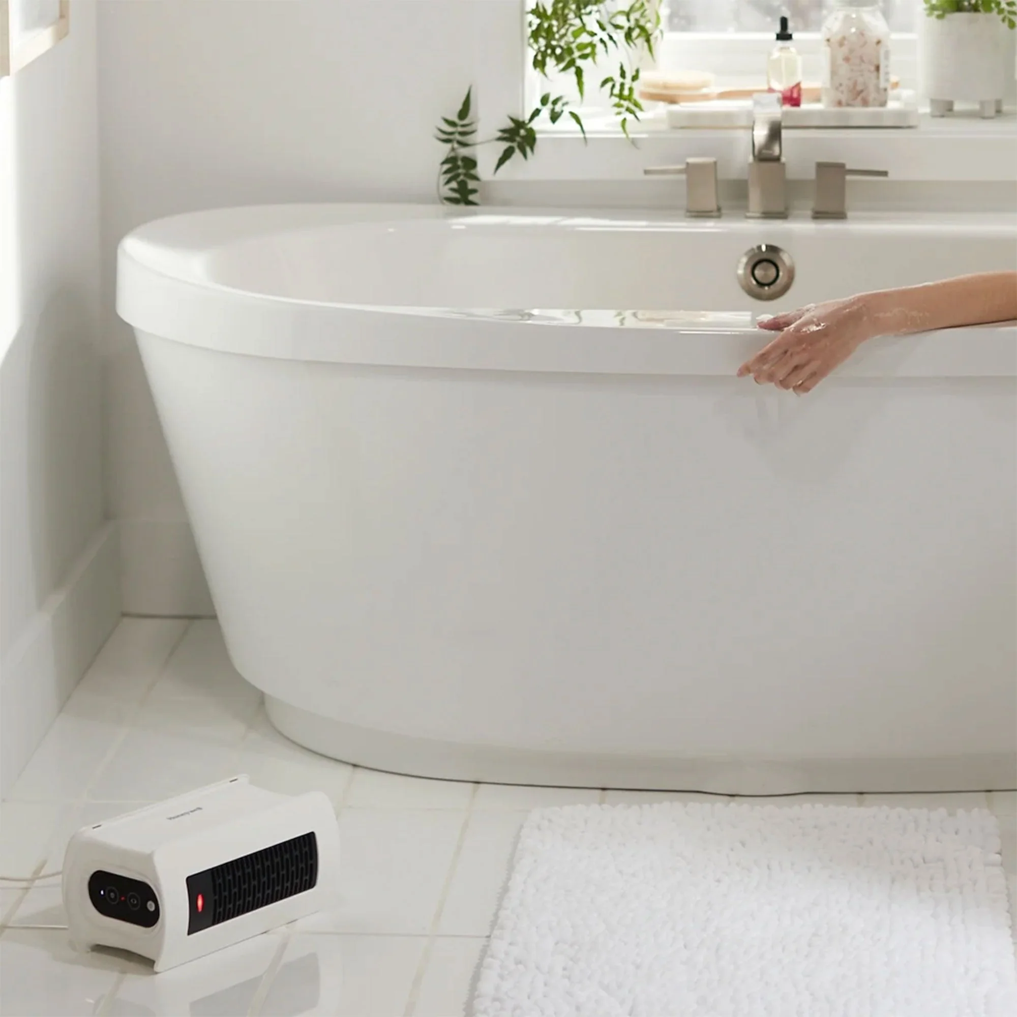 Honeywell VersaHeat Digital 2 In 1 Position Heater and Fan for Indoor Spaces - Image 9