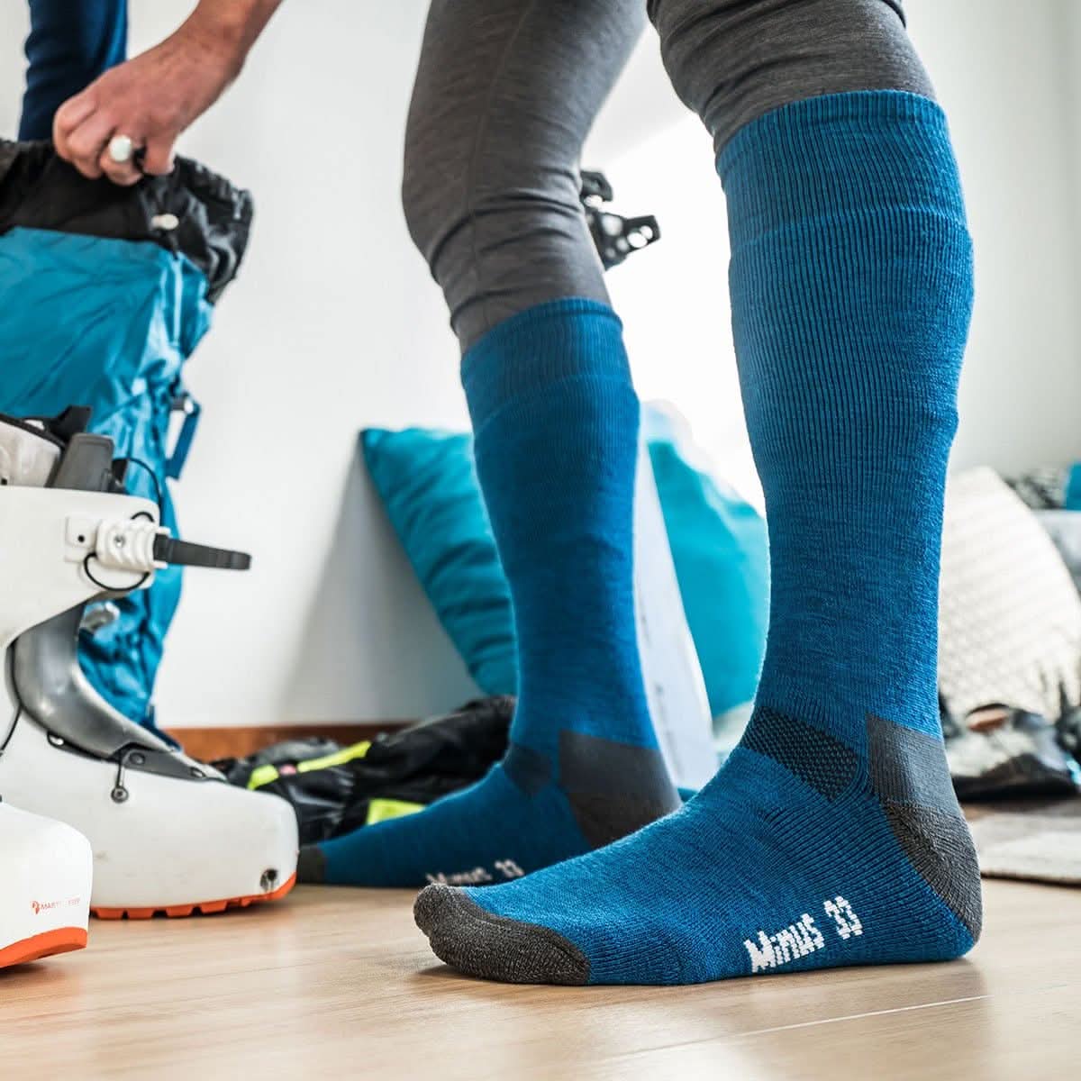 Lightweight Wool Ski Sock - Over the Calf Socks - Image 10