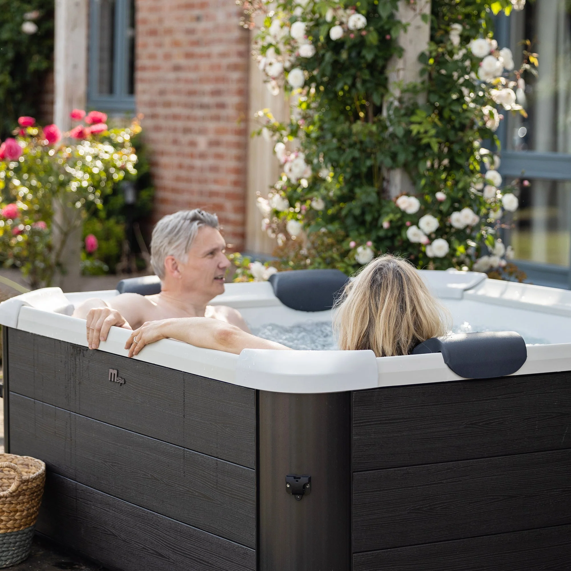 MSpa Bubble Spa w/ Hard Outer, Soft Interior, & Energy Efficient Cover, Oslo - Image 9
