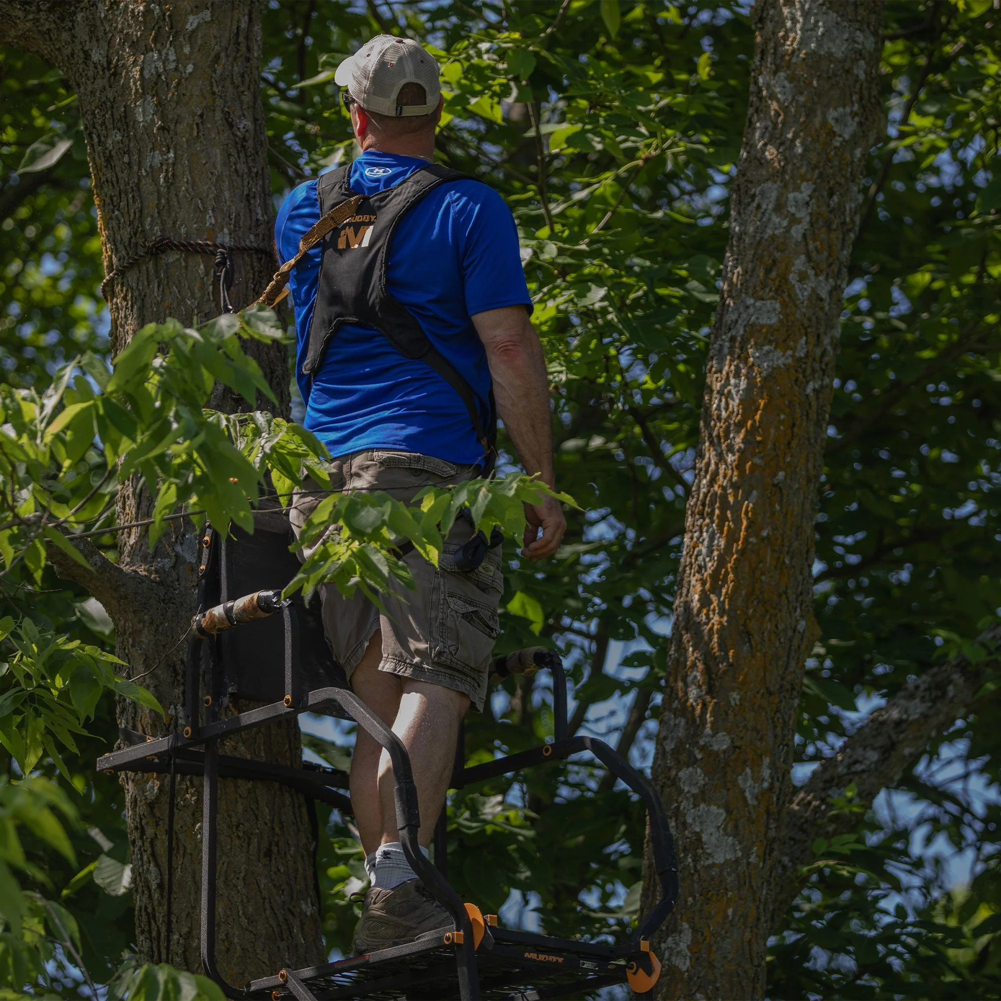 Muddy The Stronghold 1.5 Deer Hunting Ladderstand, 1 Person Climbing Tree Stand - Image 3
