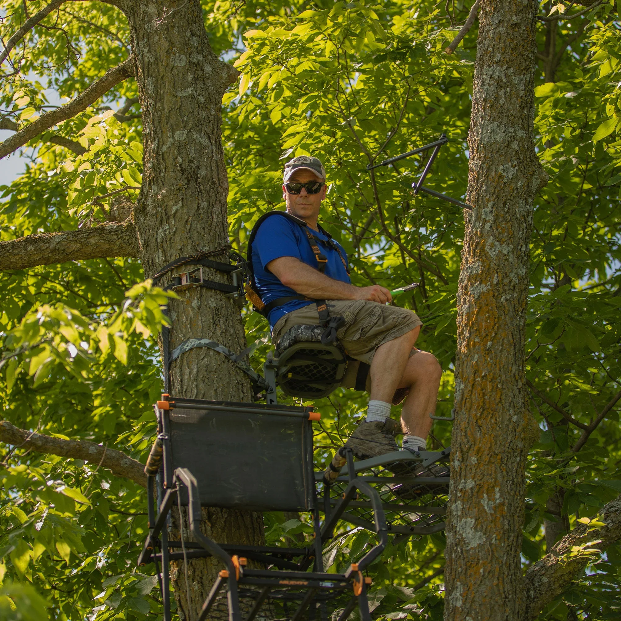 Muddy The Stronghold 1.5 Deer Hunting Ladderstand, 1 Person Climbing Tree Stand - Image 5