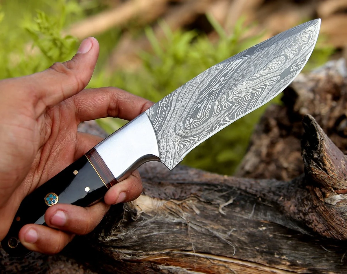 Nimbus Damascus Hutning Knife with Horn & Rose Wood Handle - Image 4