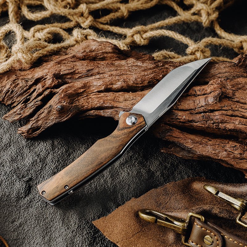 Polaris D2 Steel Pocket Knife with Exotic Sandal Wood Handle - Image 3