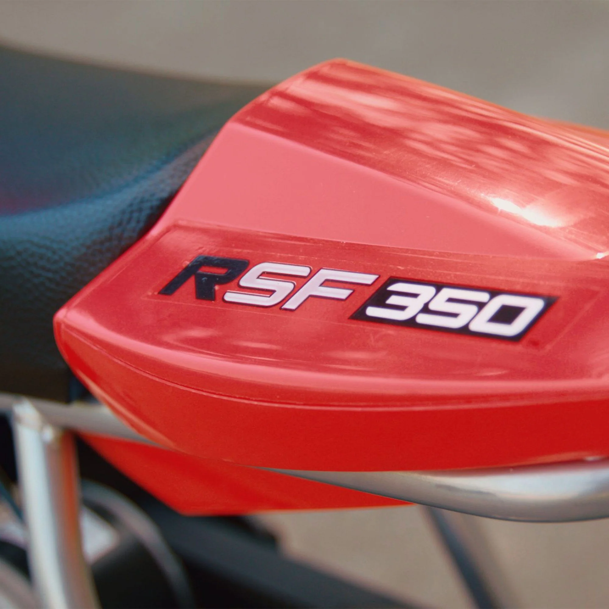 Razor RSF350 Single Speed Electric Bike w/ Pneumatic Tires & Chain Driven Motor - Image 3