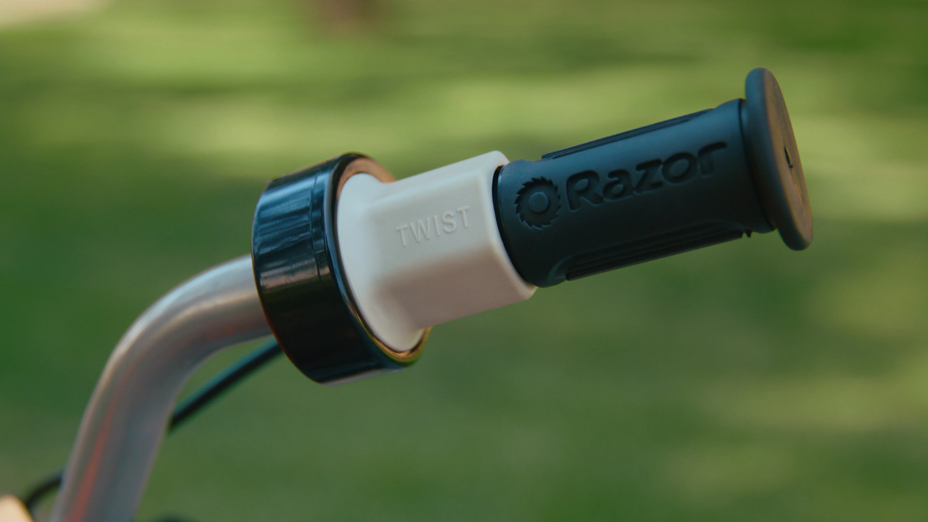 Razor RSF350 Single Speed Electric Bike w/ Pneumatic Tires & Chain Driven Motor - Image 11