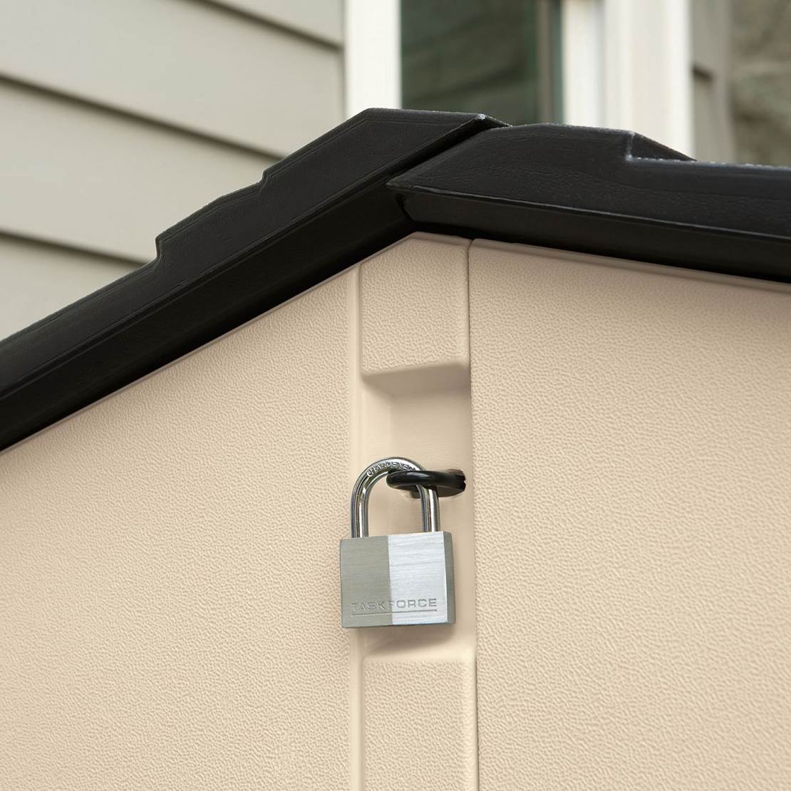 Rubbermaid 96 Cubic Feet Low-Profile Slide Lid Outdoor Storage Shed | 1800005 - Image 8