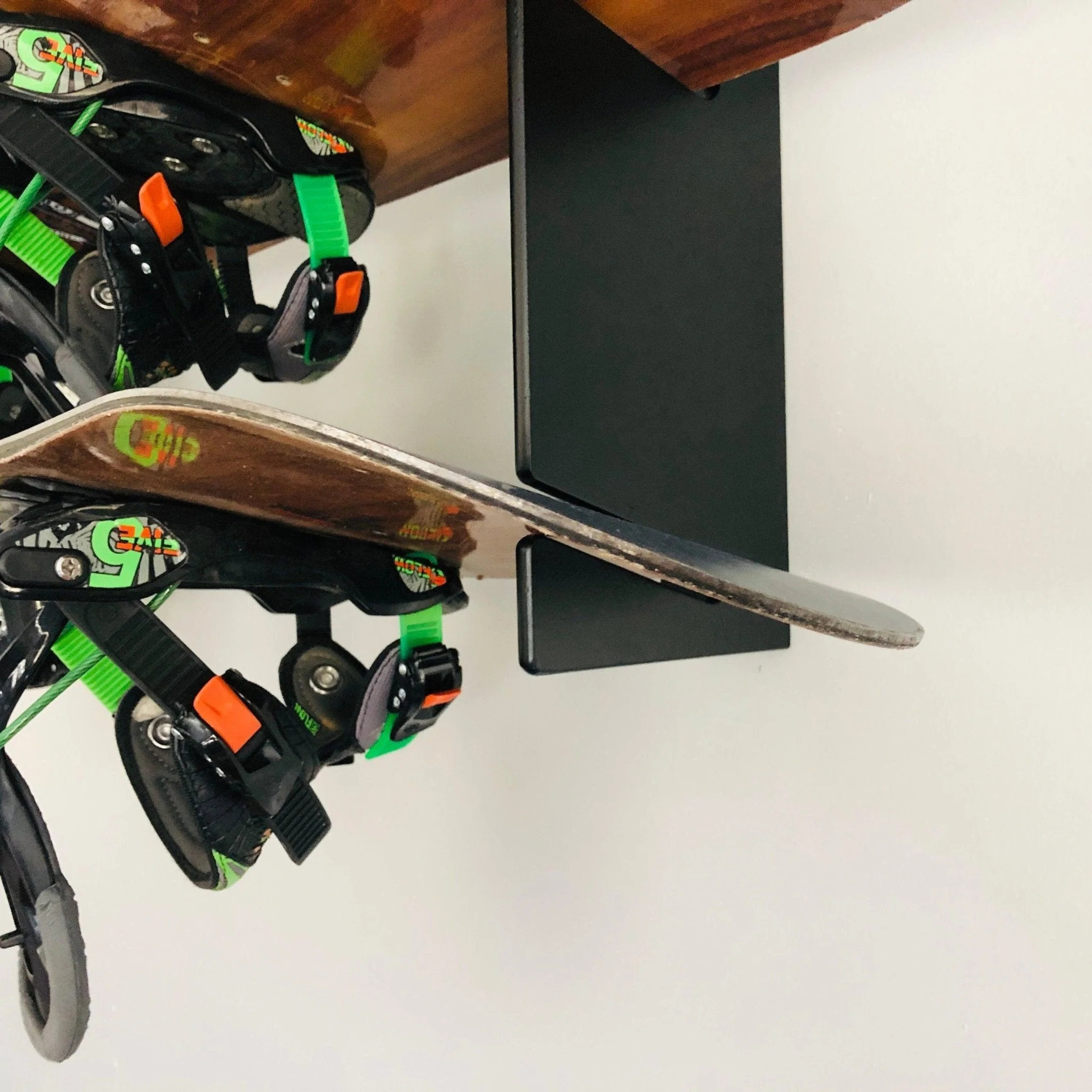 Snowboard Wall Mounted Rack - Image 4