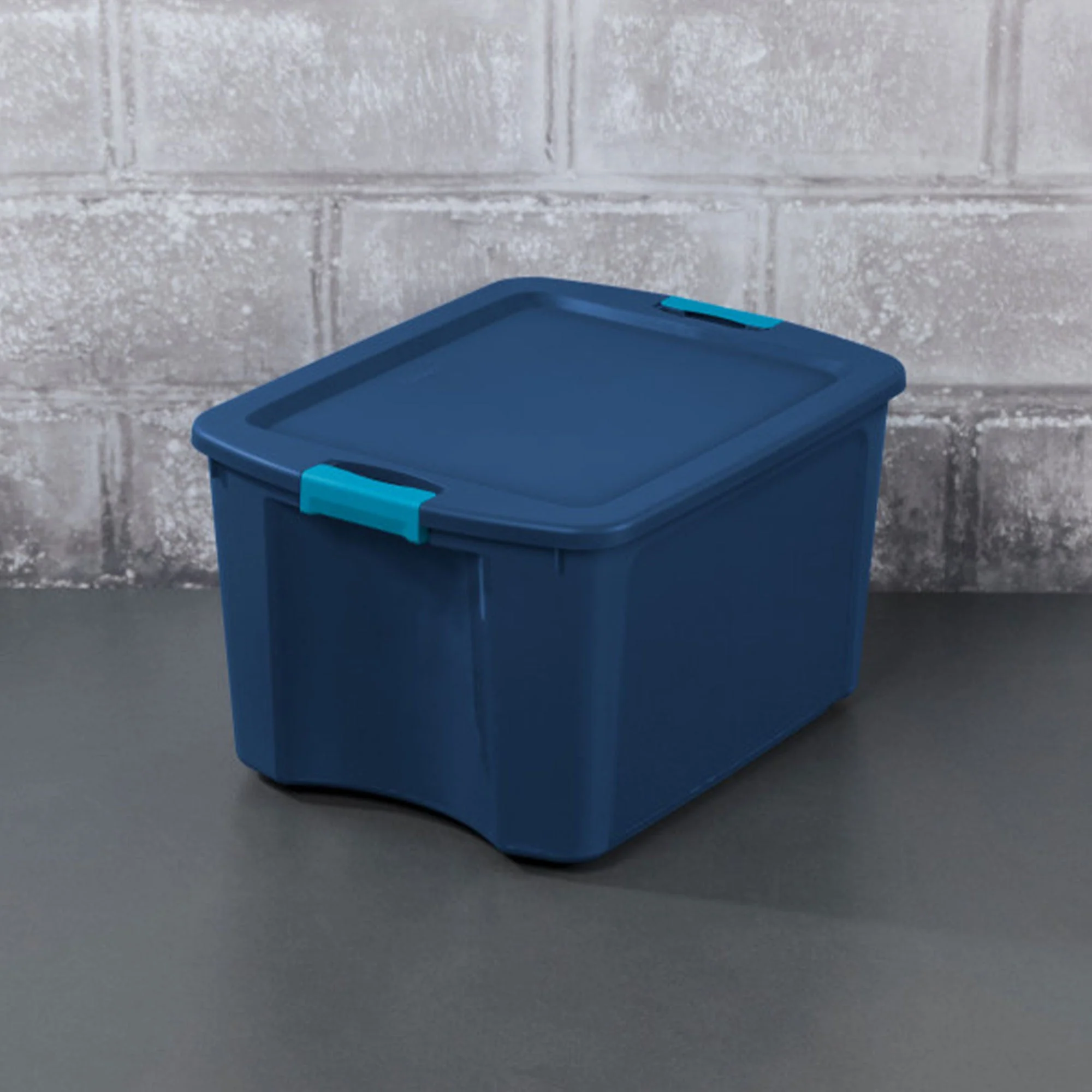 Sterilite 18 Gal Latch and Carry, Stackable Storage Bin w/ Latching Lid, 18 Pack - Image 8