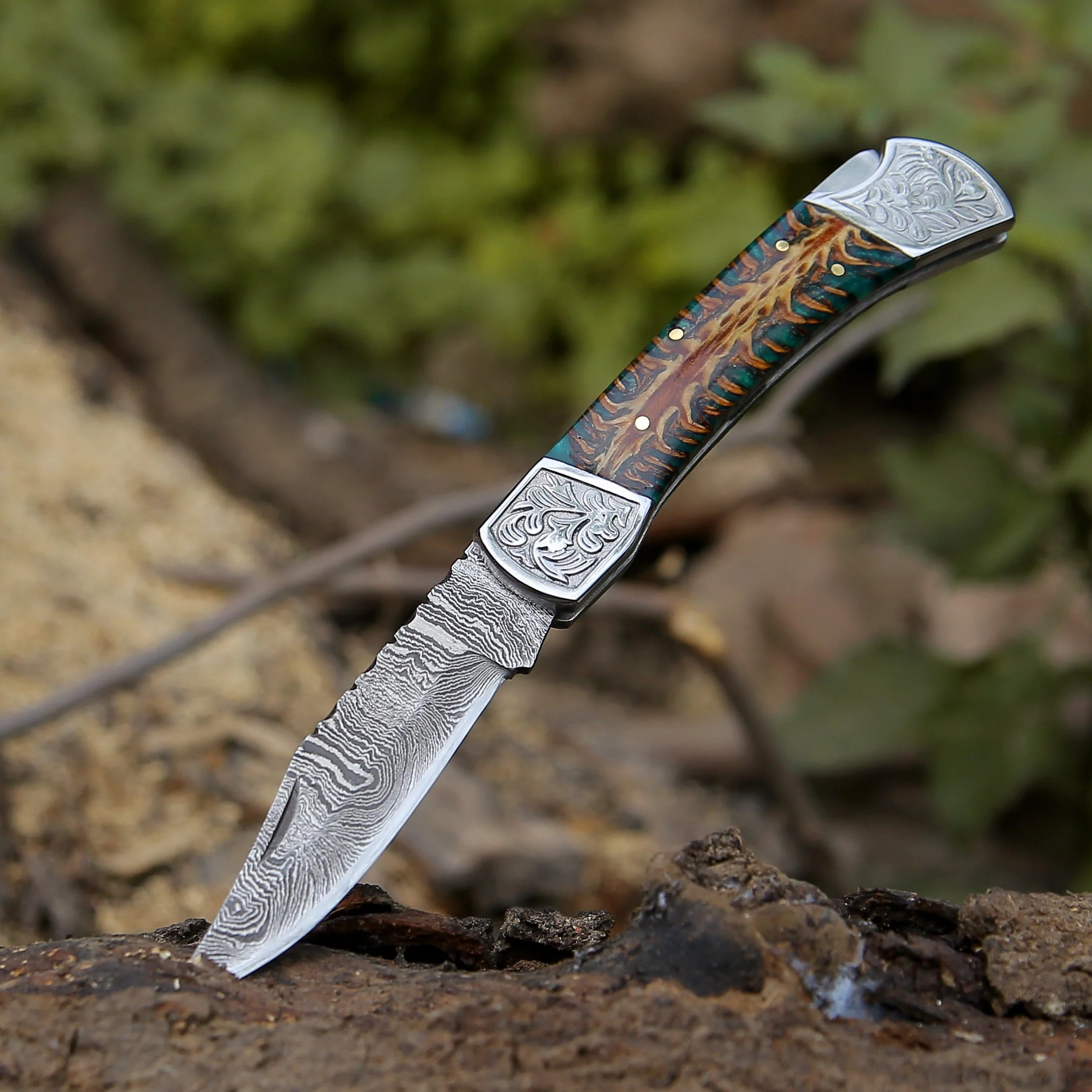 Striker Pocket Knife with Pine Cone Handle - Image 4