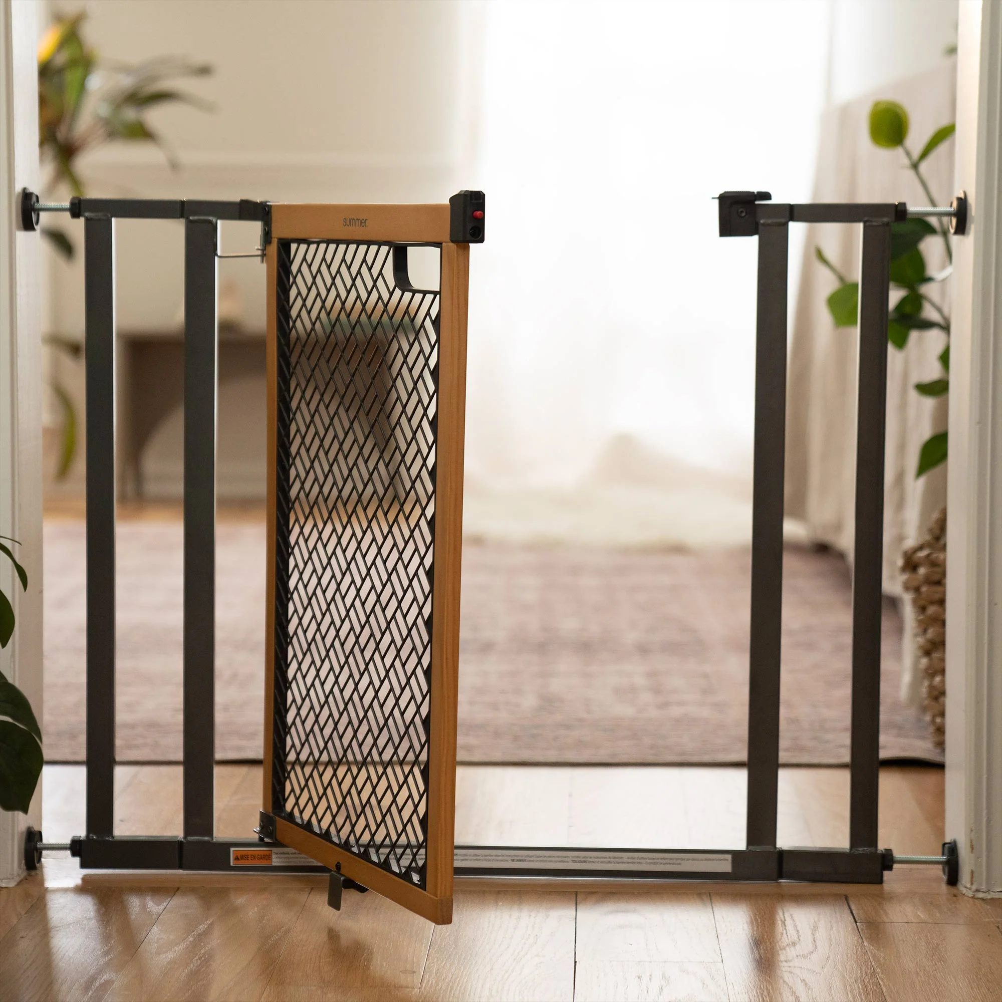 Summer Infant 26 Inch Extra Tall Doorway 36S Series Pet and Baby Gate, Oak Wood - Image 6