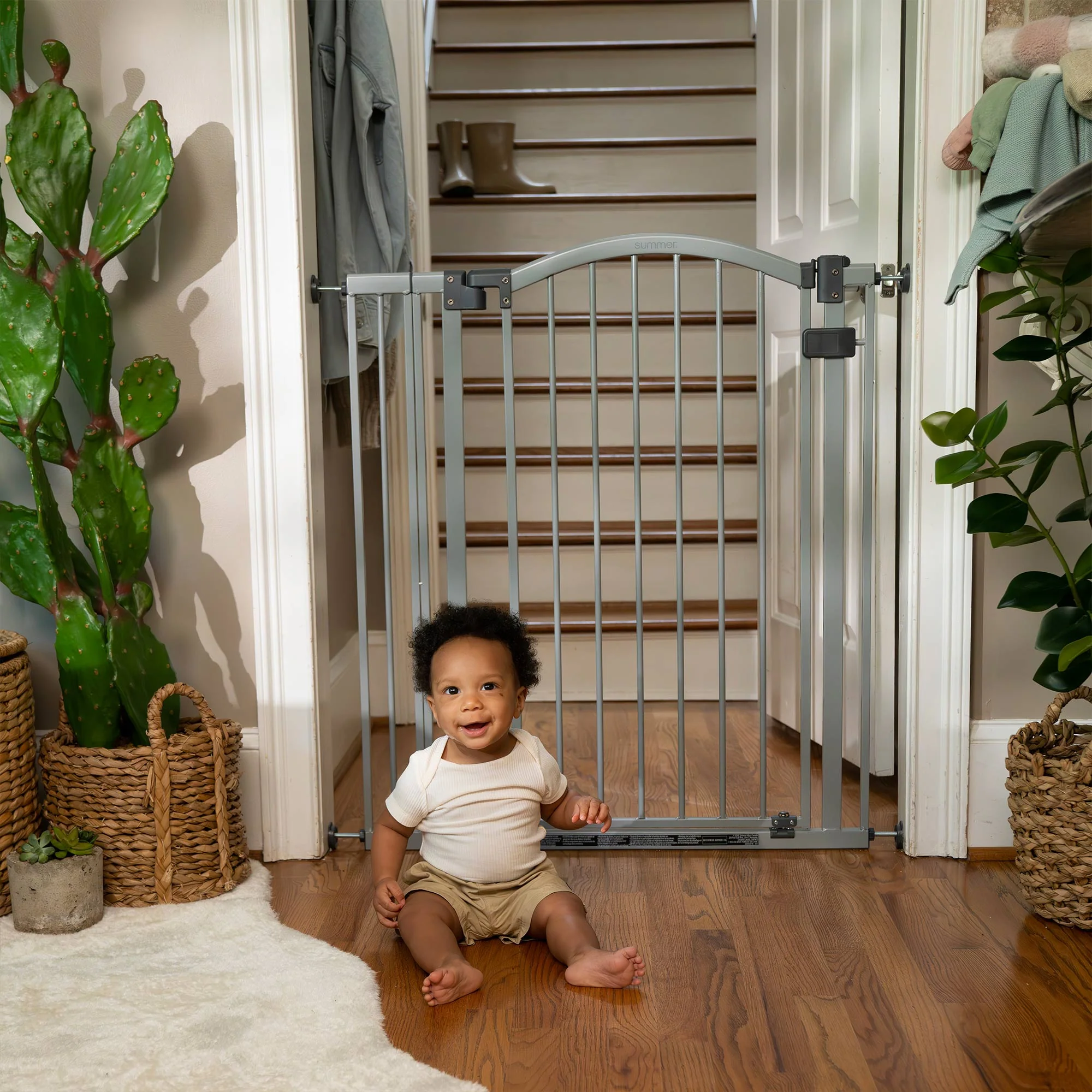 Summer Infant 38 Inch Extra Tall and Wide Pet and Baby Mounted Safety Gate, Gray - Image 8