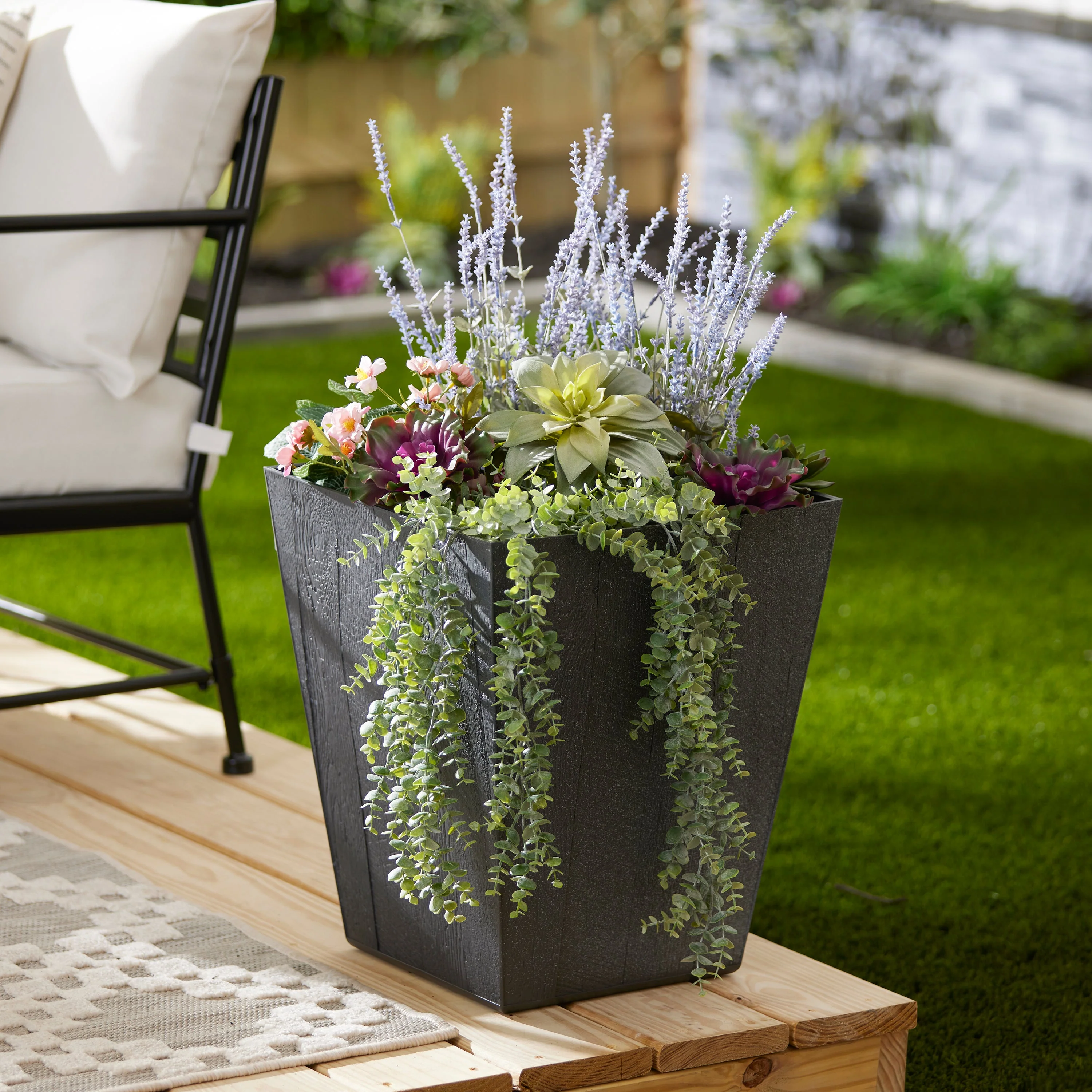 Suncast 16 Inch Farmington Decorative Rustic Wood Finish Garden Planter, Gray - Image 11