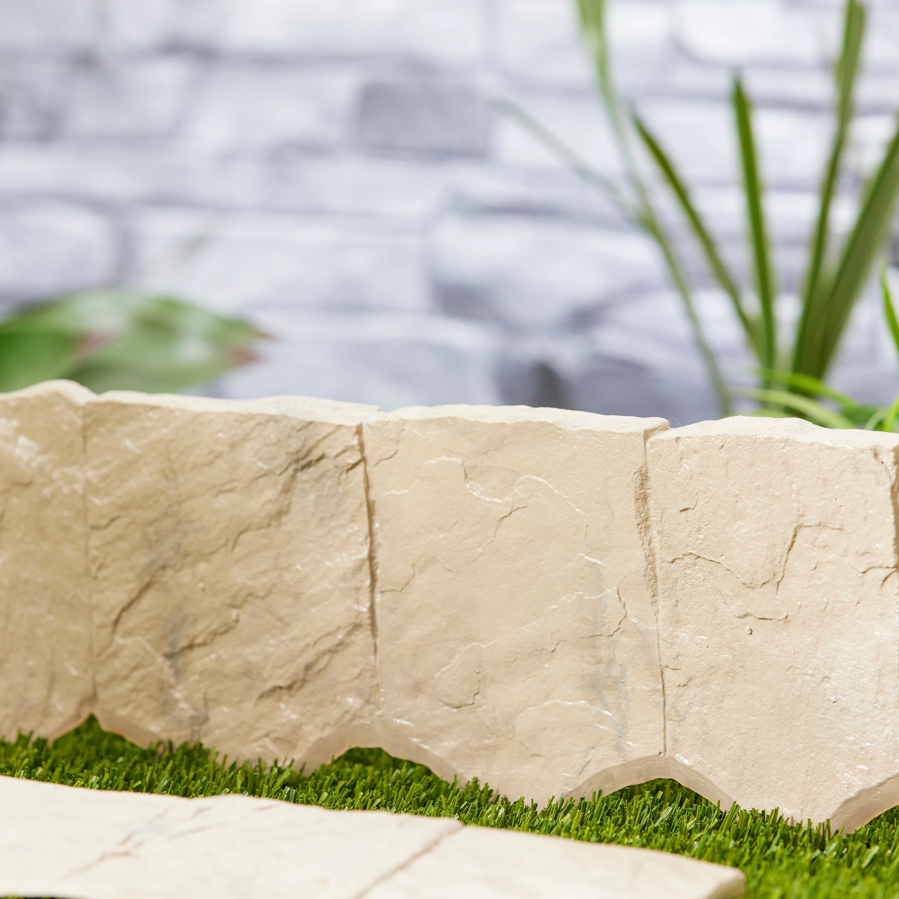 Suncast FSE10LT Landscape Border Decorative Plastic Stone Style Edging (5 Pack) - Image 9