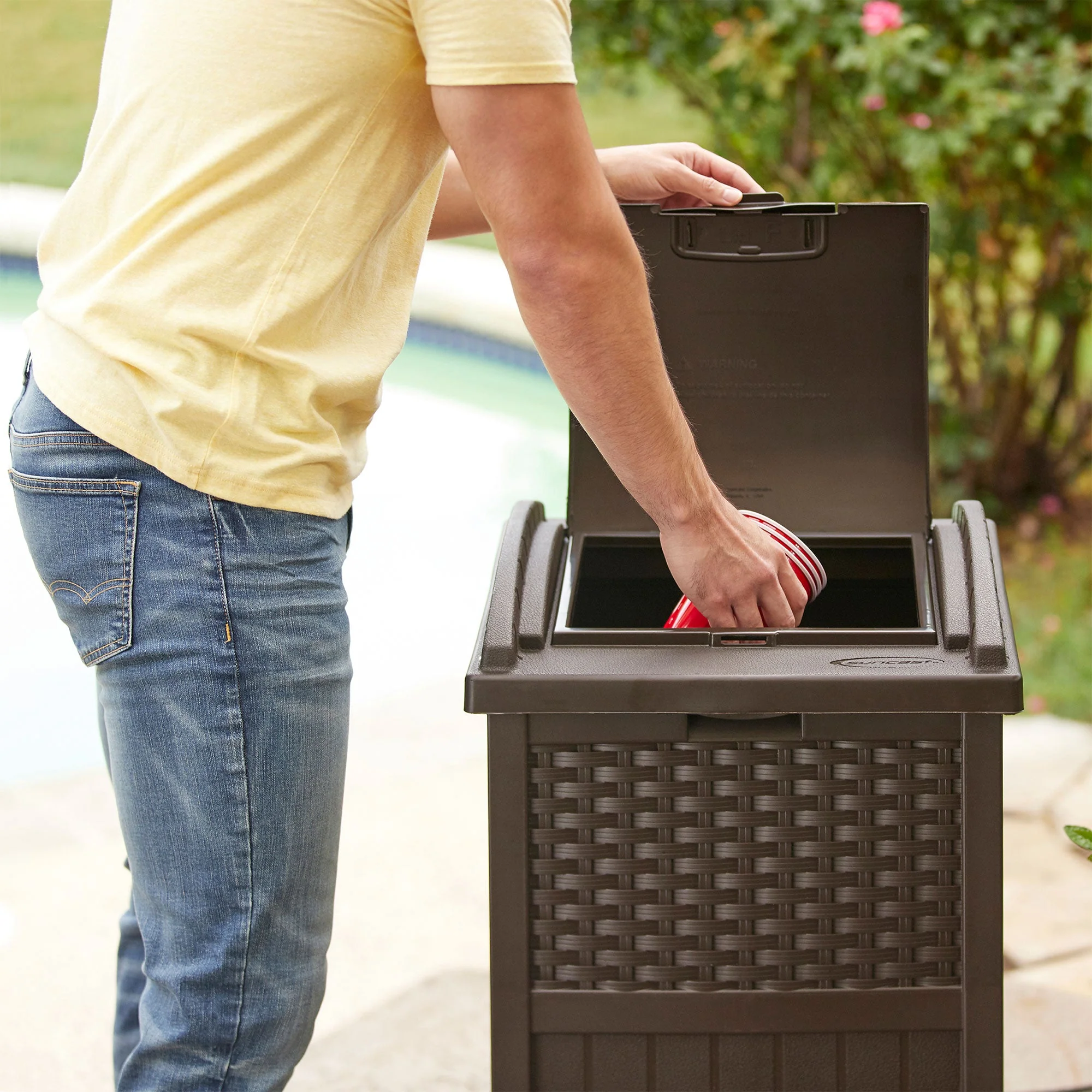 Suncast GHW1732 Trashcan Hideaway Outdoor 33 Gallon Garbage Waste Bin, Brown - Image 8
