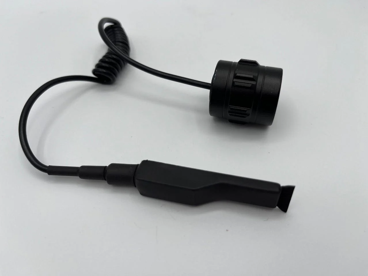 Tactical Multi Color Flashlight - 1600 Lumens - Image 11