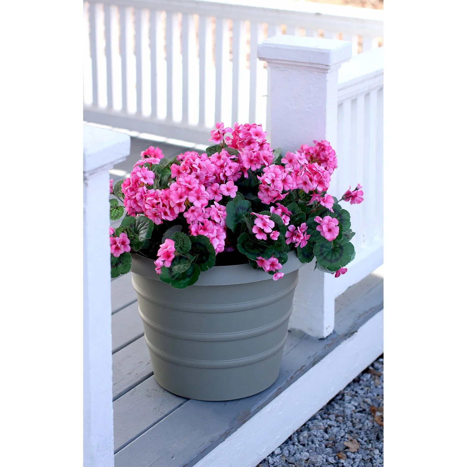 The HC Companies 20" Indoor Outdoor Marina Plastic Planter Pot, Chocolate Brown - Image 3