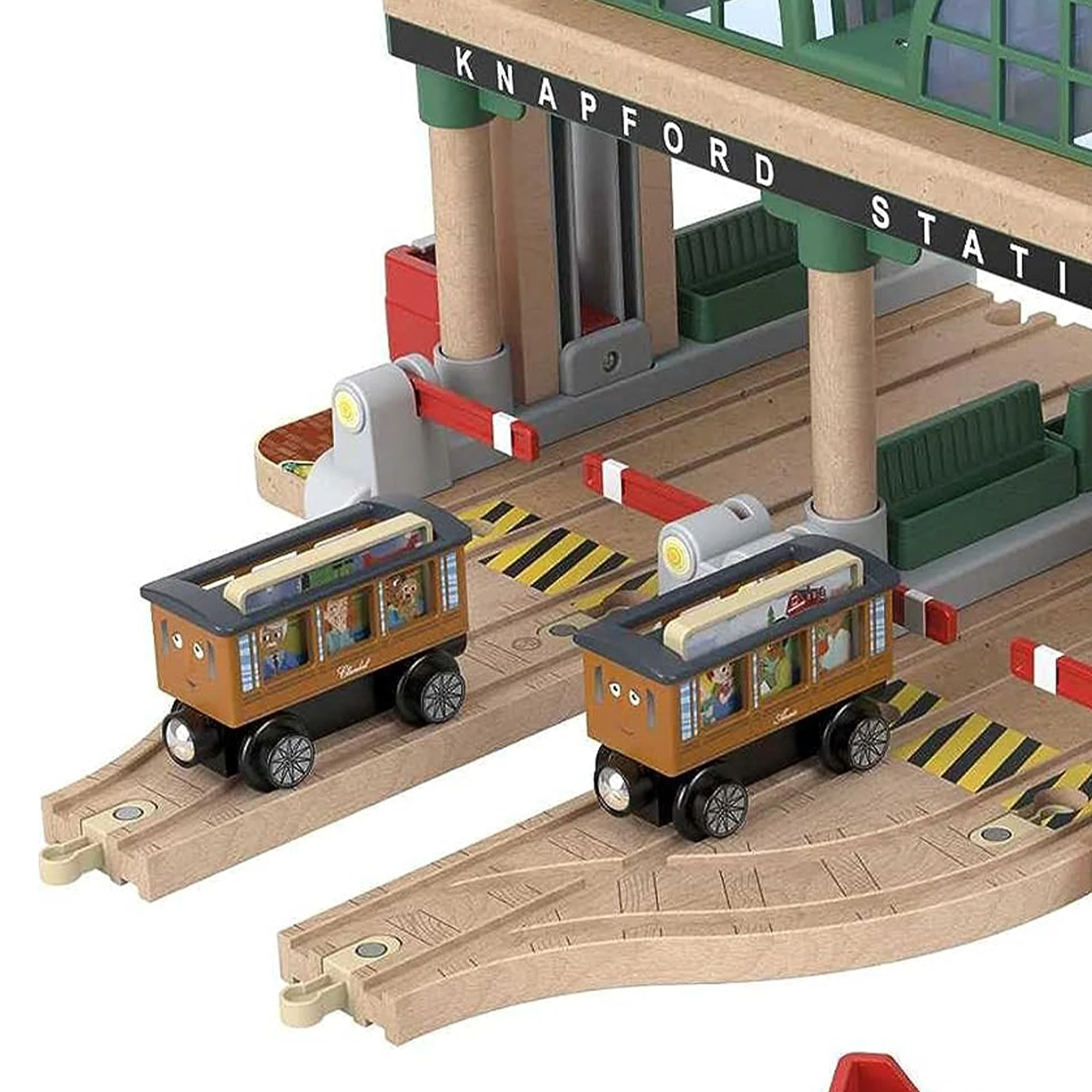 Thomas & Friends Toy Strain Set, Knapford Station Wood Railway Passenger Pickup - Image 2