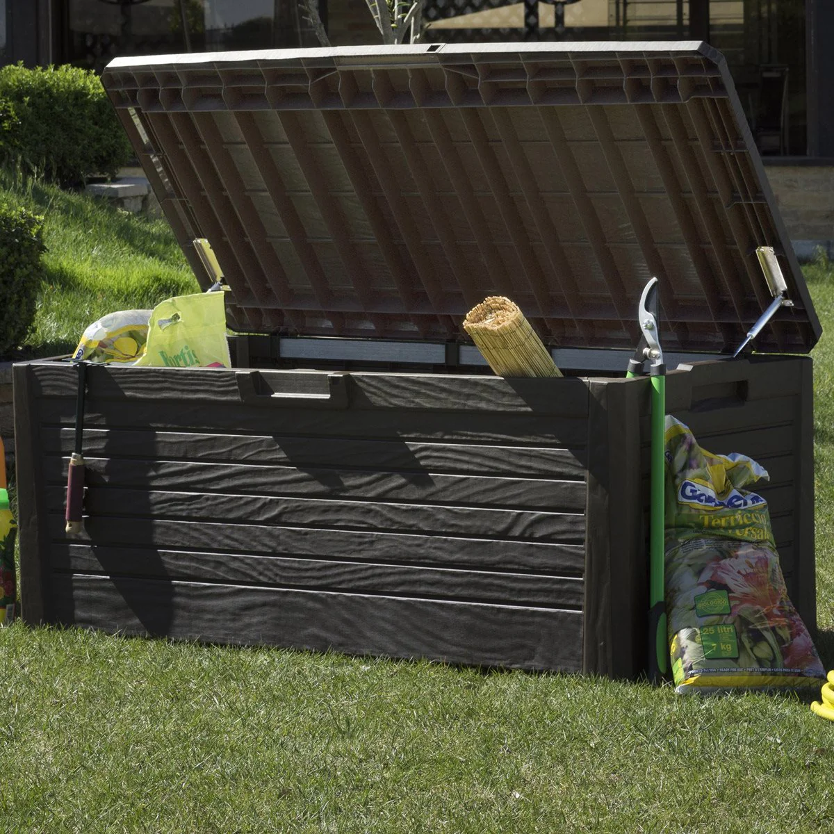 Toomax Florida Heavy Duty 145 Gallon Novel Resin Outdoor Storage Deck Box, Brown - Image 7