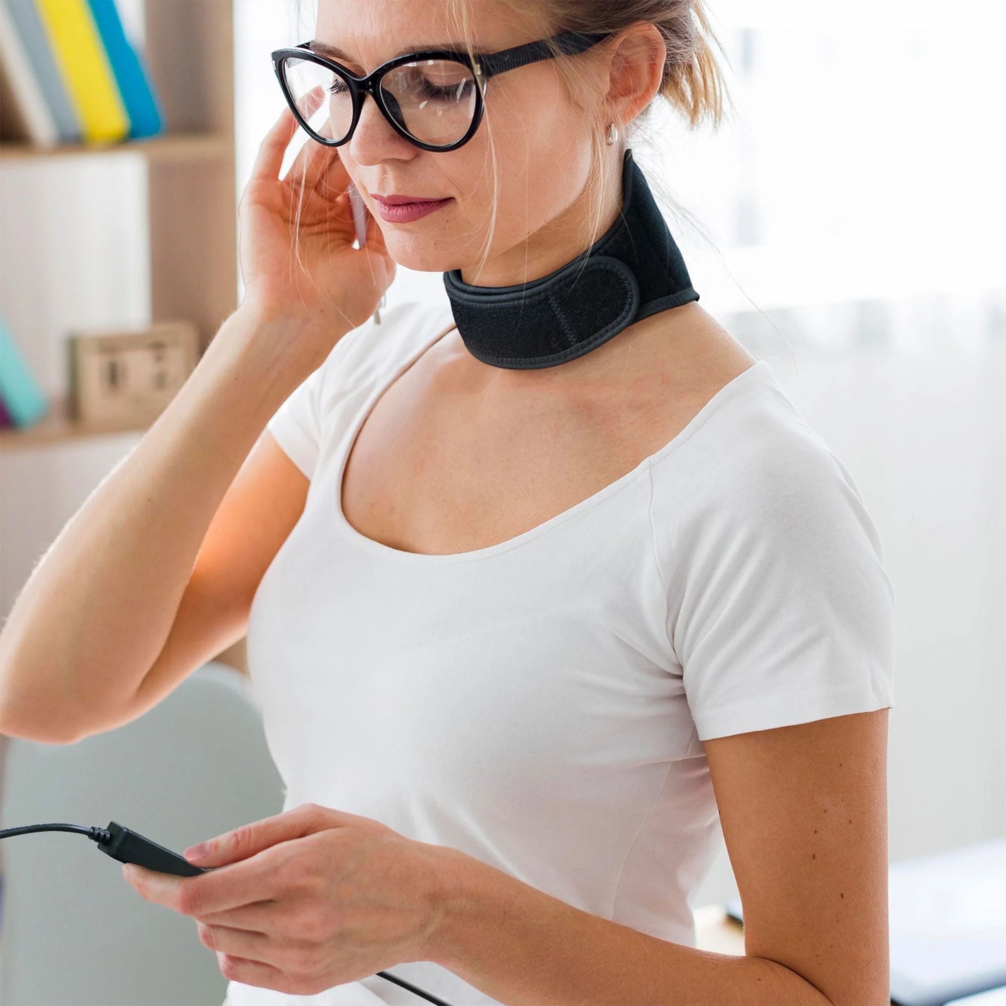 UTK Jade Stone Far Infrared Adjustable Heating Neck Wrap with Remote and Pouch - Image 3