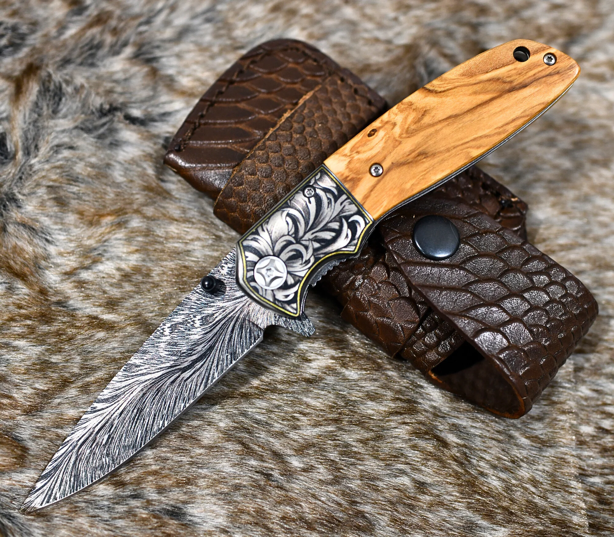 Vertex Damascus Pattern Pocket Knife with Exotic Olive Wood Handle - Image 5