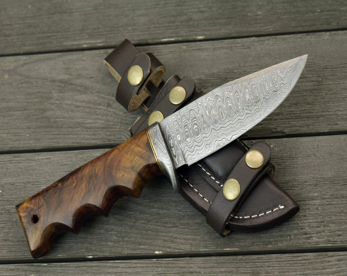 Vivid Damascus Hunting Knife with Exotic Rose Wood handle - Image 4