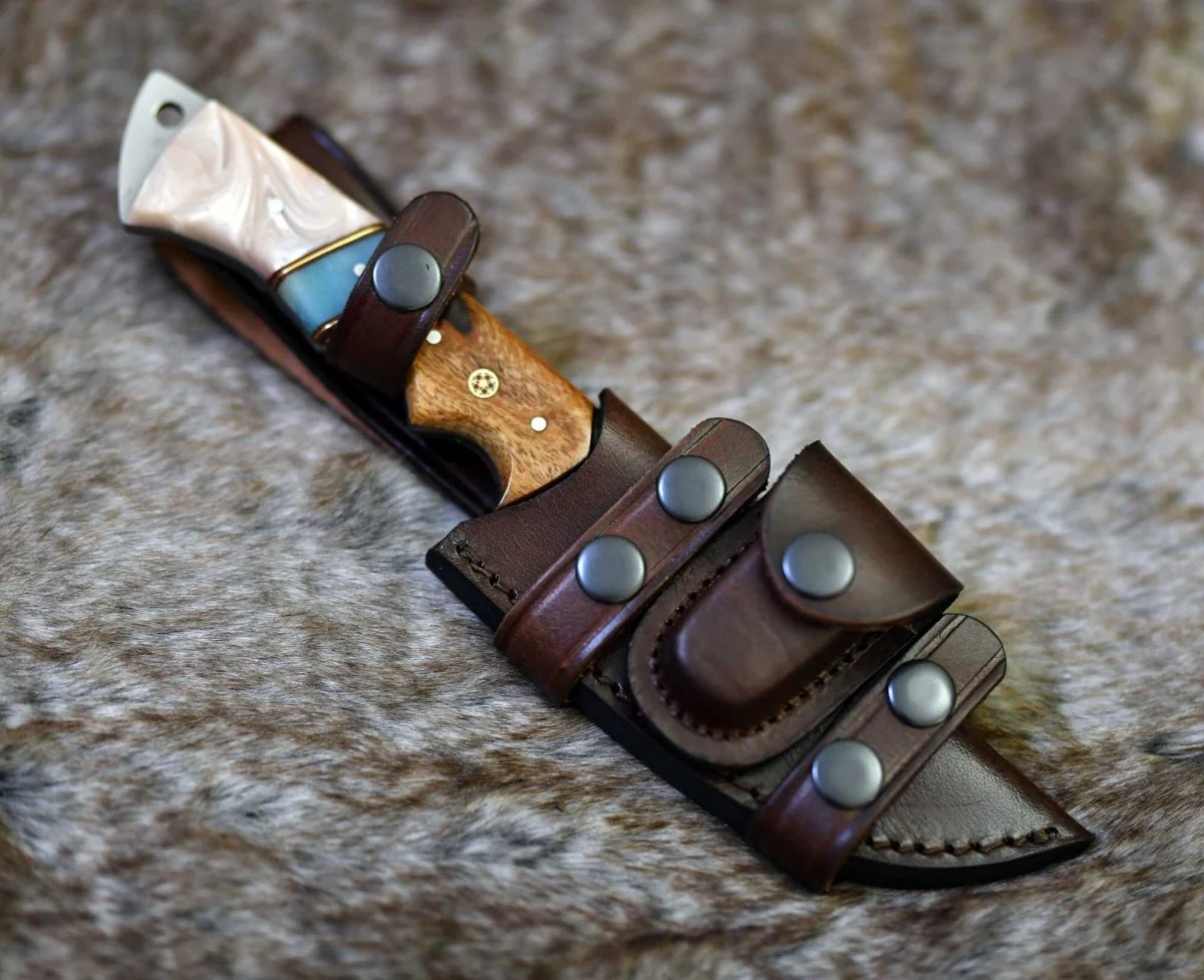 Voyager Damascus Gut Hook Knife with Exotic Rose Wood and Mother of Pearl Handle - Image 8
