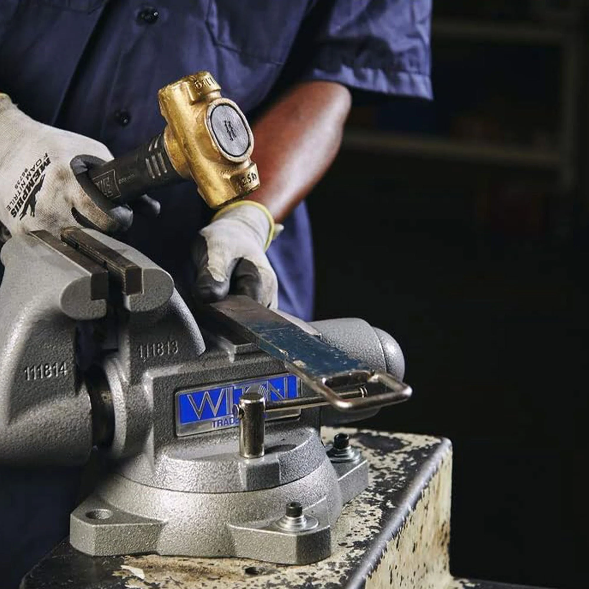 Wilton Tradesman 1765 6.5 Inch Jaw Width Steel Swivel Base Anvil Work Bench Vise - Image 12